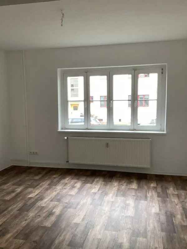 Mieten Wohnung frisch renoviert mit Balkon und Duschbad in grüner Lage