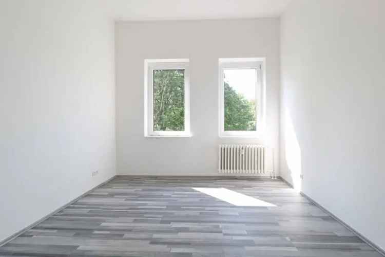 Moderne und helle 2-Zi.-Wohnung mit Tageslichtbad und Loggia!