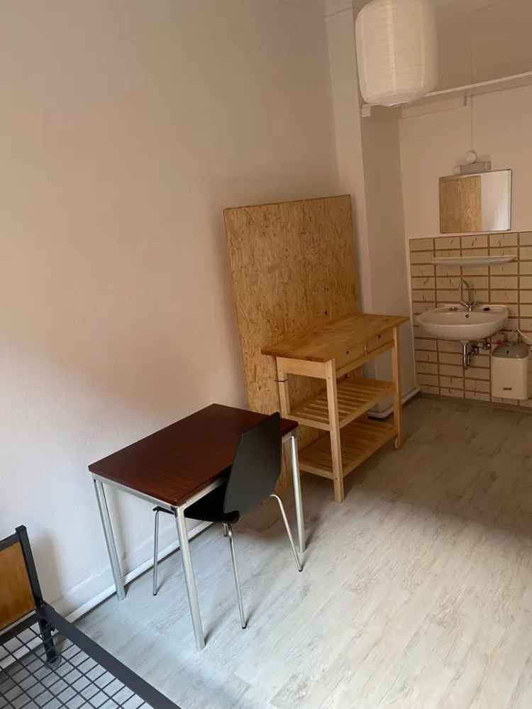 Möbliertes Studentenzimmer in Stuttgart-Ost / ab 01.03.