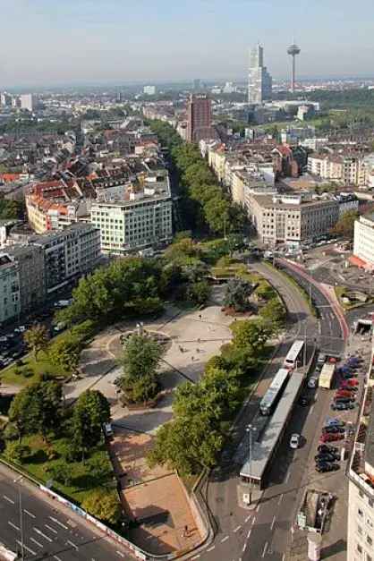 URBANES WOHNEN MITTEN IM ZENTRUM - 3-ZIMMER-WOHNUNG  -  DEN RHEIN VOR DER TÜR !!