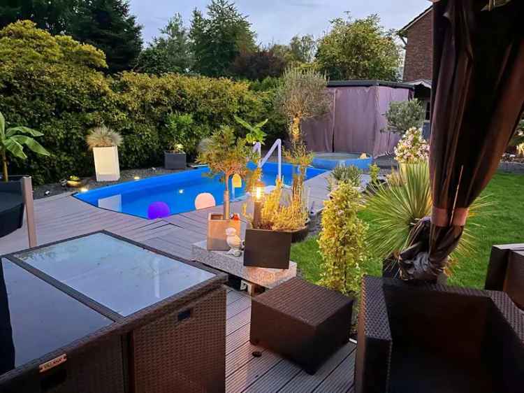 Zweifamilienhaus mit Pool Garten Gewerbefläche 275m²