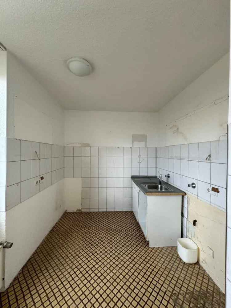 * WEITBLICK * 3,5 Zimmerwohnung * 2 Balkone * TG Stellplatz * Aufzug *