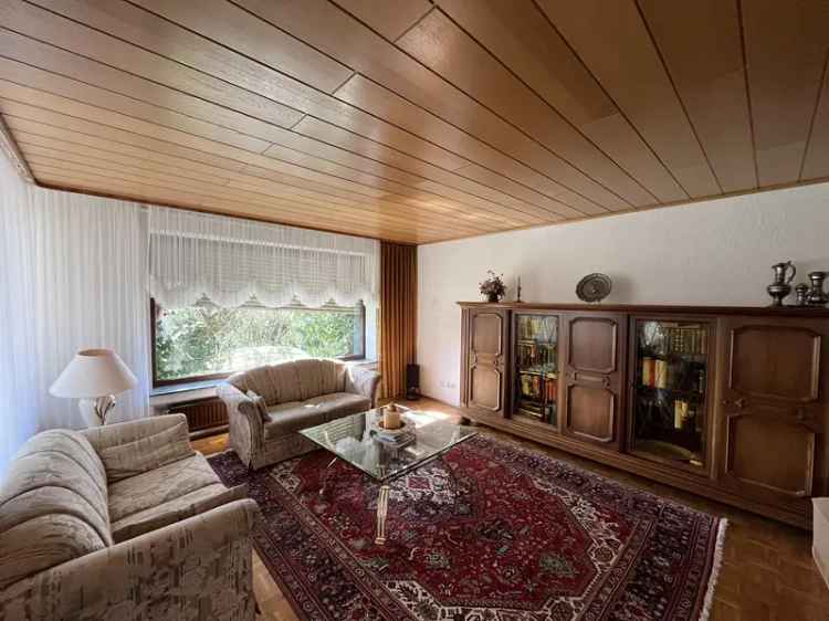 Einfamilienhaus  mit viel Platz und Potenzial auf sonnigem Eckgrundstück