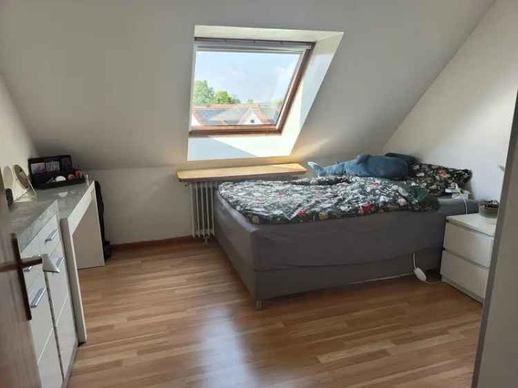 helle 2-Zi-Wg, PKW-Stellplatz, Keller, Waschkeller EBK