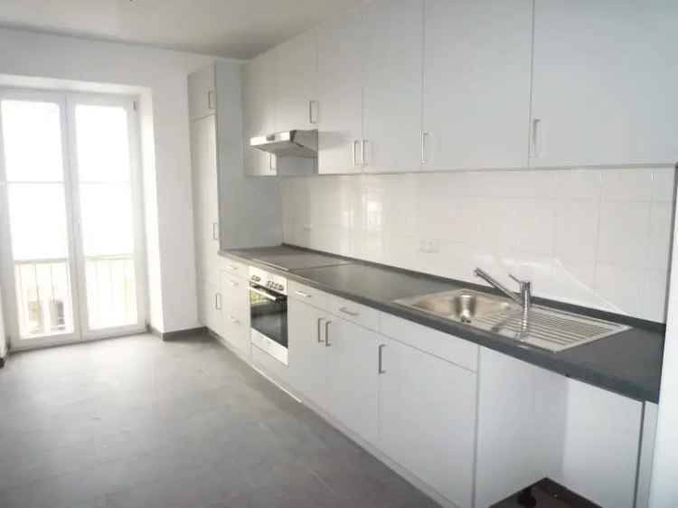 Geräumige 4-Zimmer-Altbau-Wohnung mit Balkon in Haidhausen