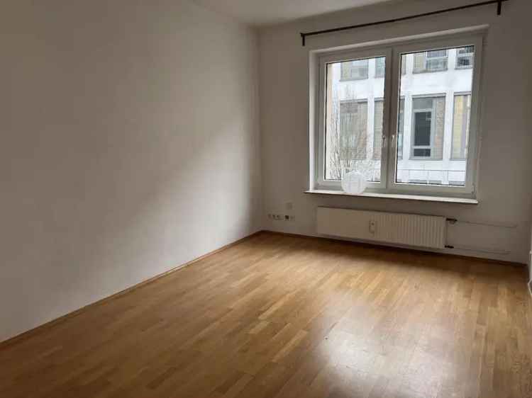 2-Zimmer-Wohnung zur Miete in Düsseldorf Oberrath – mit Balkon und saniertem Badezimmer....