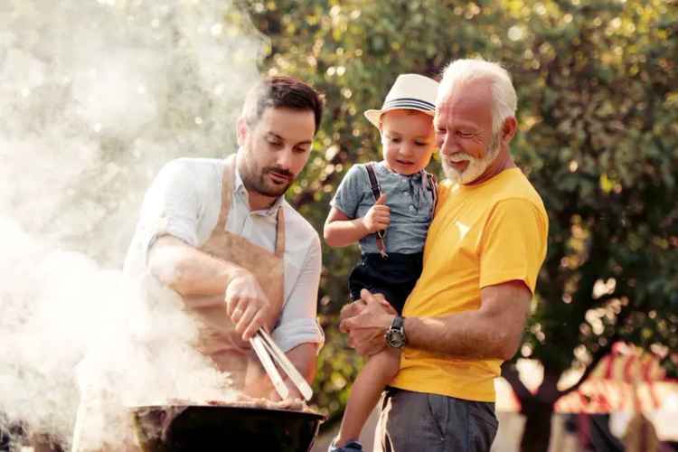 „Perfektes Familiennest: Platz für die ganze Familie – mit eigenem Rückzugsort für Oma und Opa