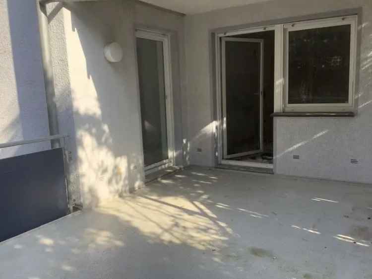 Große 3-Zimmer-Wohnung mit Terrasse!