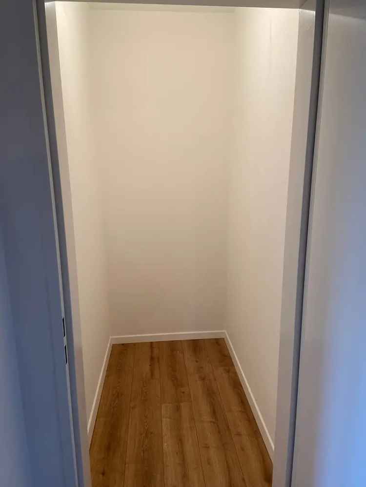 4er WG in einer 4 1/2 Zimmer Wohnung im 6. Stock