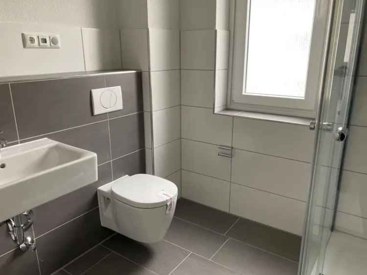 ** Modernisierte 2-Zi-Wohnung sucht neuen Mieter **