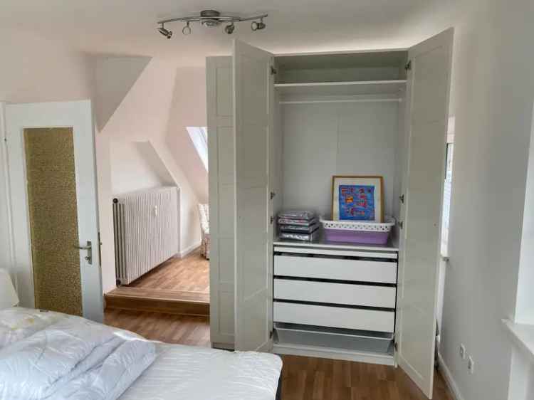Einziehen und wohlfühlen! Möbilierte und sanierte 2-Zimmerwohnung mit Balkon -keine WG-