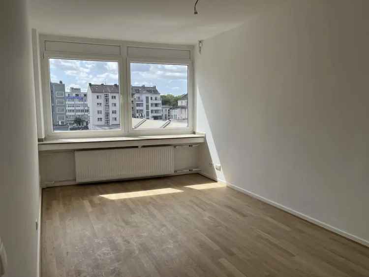 Mieten WG Wohnung in zentraler Lage mit Weitblick und vielen Zimmern