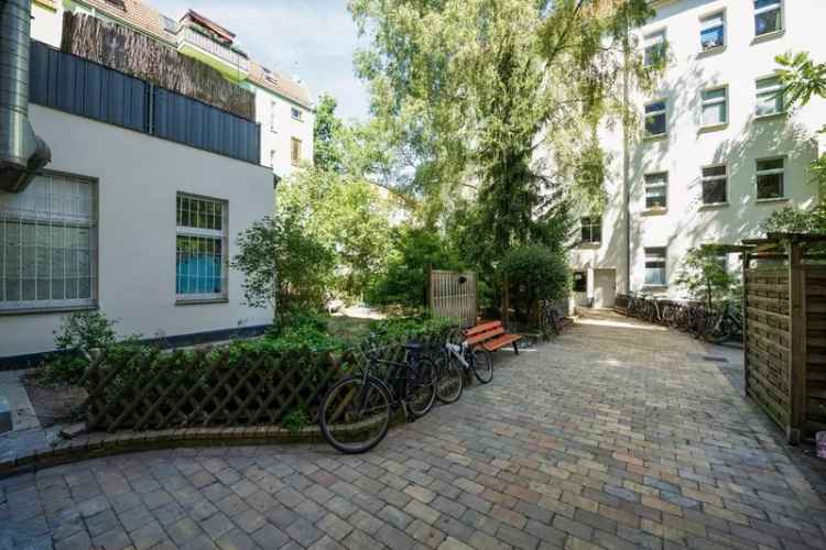 Charmante Dachgeschosswohnung Berlin Altbau mit Gartenhof