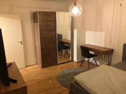 Wohnung (40.4 m²) zur Miete in Frankfurt am Main (Grüneburgweg 106, 60323 Frankfurt, Germany) - immosurf.de