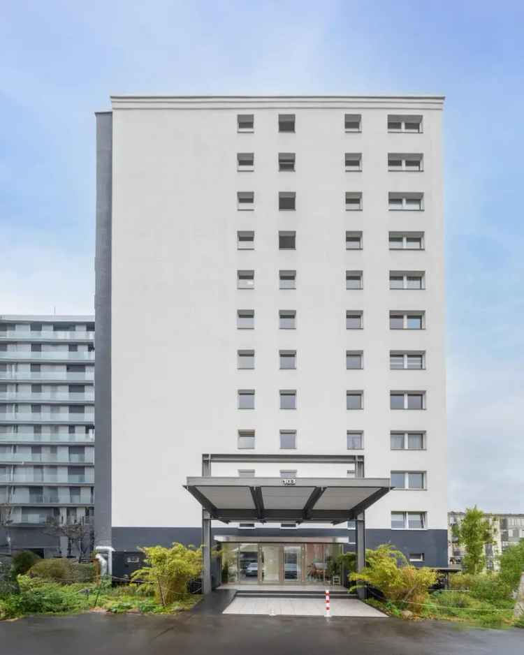 Erstbezug nach Sanierung: Hochwertig ausgebautes Apartment mit Loggia im OXO Berlin