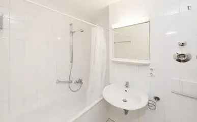 Wohnung (1450.0 m²) zur Miete in München (Lerchenauer Straße 12, 80809 Munich, Germany)