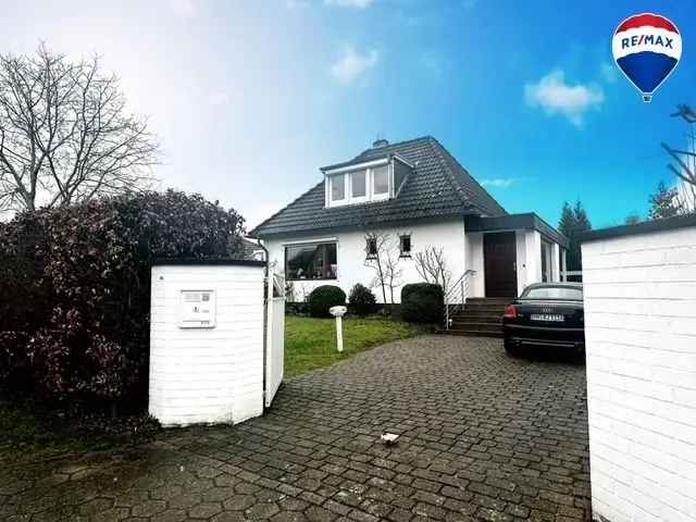 Exklusive Villa mit großem Garten und hochmoderner Ausstattung in Hamburg-Rahlstedt!