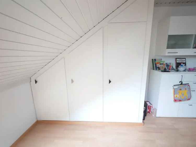 2 Zimmer Wohnung mit Einbauschrank und Tageslicht