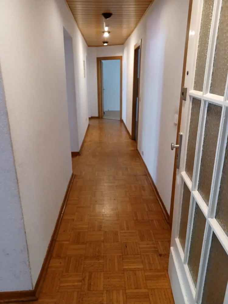 4 Zimmer Altbauwohnung 84m² Düsseldorf