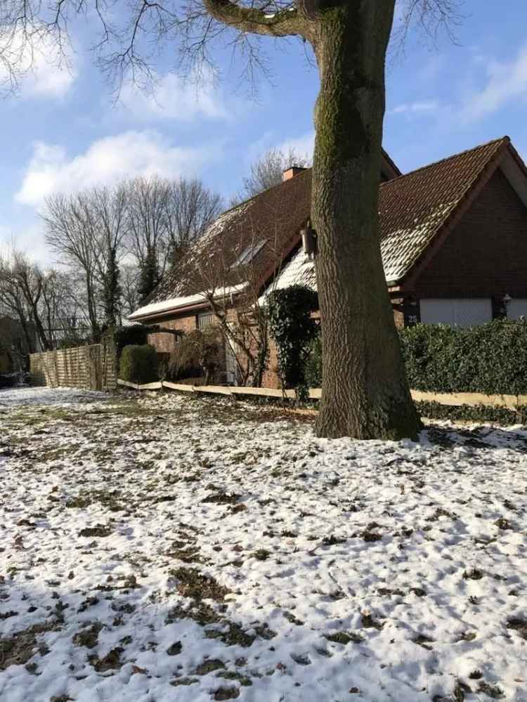 RESERVIERT__Provisionsfrei! Freistehendes Einfamilienhaus mit Doppelgarage