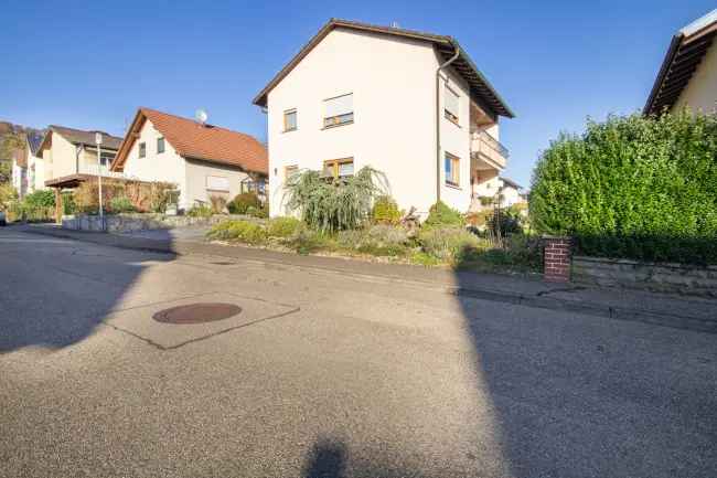 Großzügiges Einfamilienhaus in Tiengen mit Garten und Garage