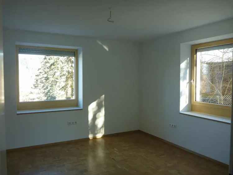 Freiburg-Ost 1,5 WG-Zimmer in Komfortwohnung mit Balkon