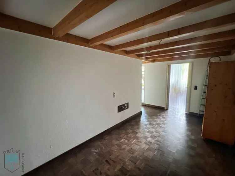 Loft Wohnung mit Whirlpool und Stellplatz in Altbau