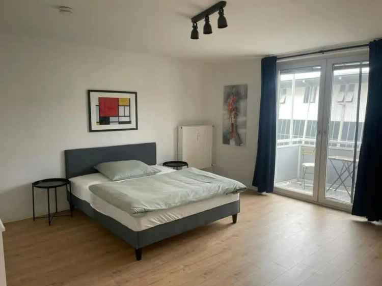 Privatzimmer mieten in Wohnung in Frankfurt mit eleganter Küche und großem Bad