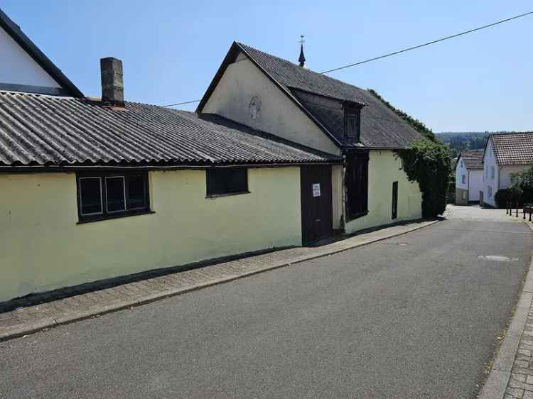 Einfamilienhaus mit Einliegerwohnung in Taunusstein-Neuhof zu verkaufen