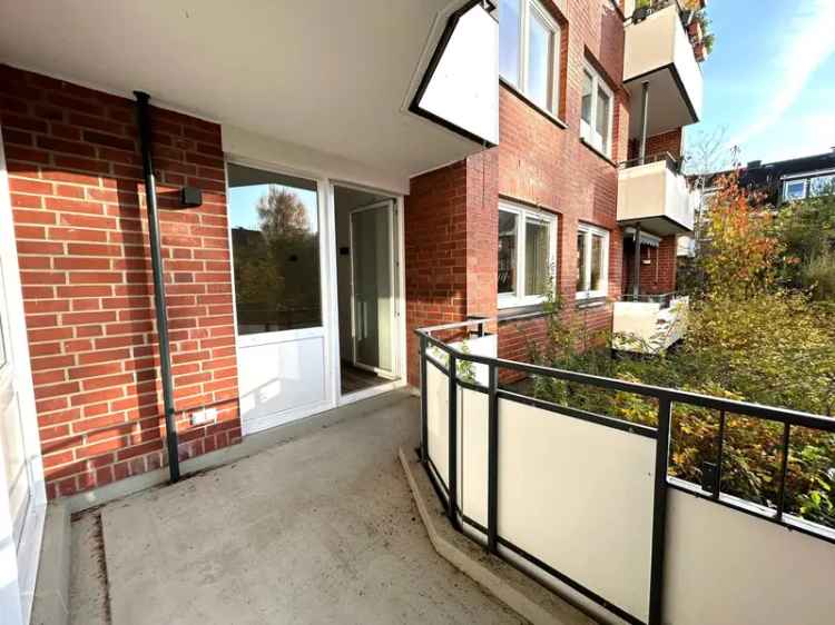 Freie 4 Zimmer Whg. mit Smart Home, Loggia und TG-Stellplatz – Zentral in Rissen