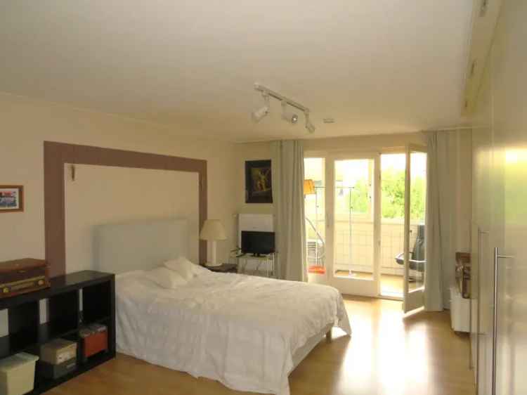 3 Zimmer Wohnung Westend Süd mit Balkon und Stellplatz