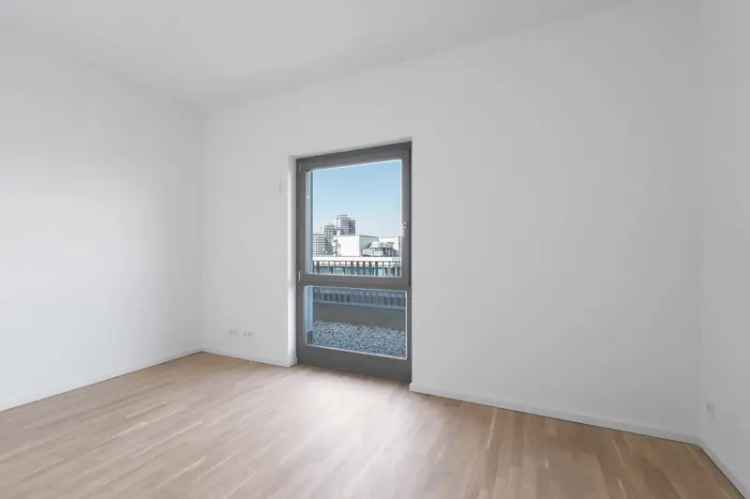 Helle Penthousewohnung mit Blick auf den Volkspark Friedrichshain