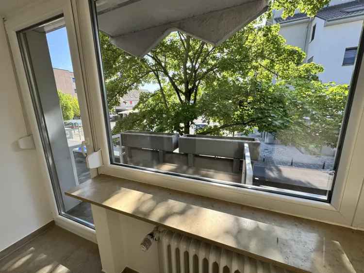 Renoviertes 1 Zimmer Apartment mit Küche und Balkon  im Herzen von Niederkassel – sofort verfügbar!