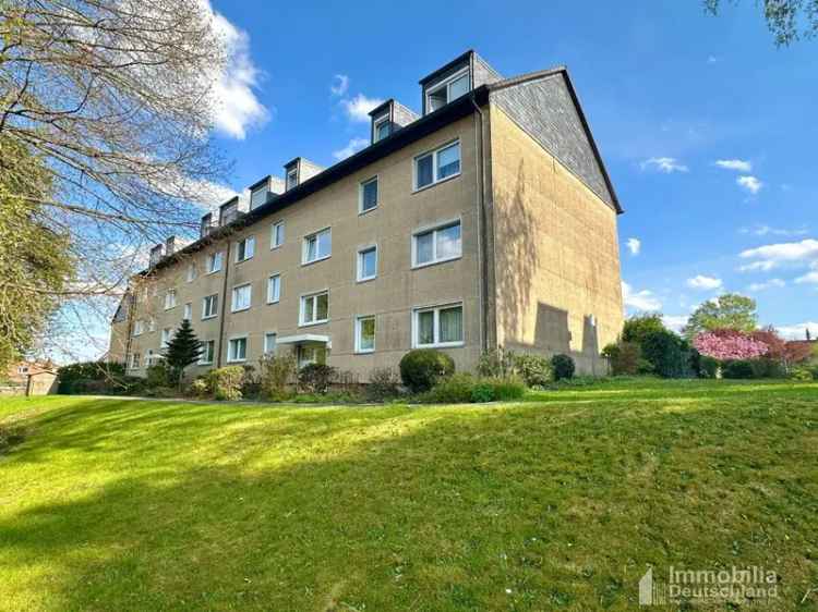 Charmante Dachgeschosswohnung mit Süd-Balkon und Garage in ruhiger Nachbarschaft