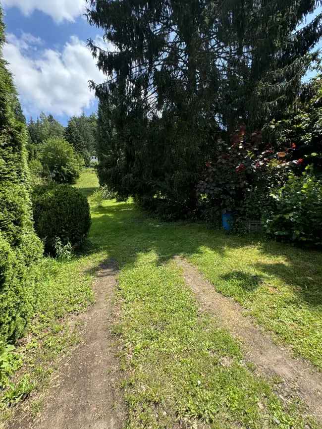 Idyllisches Gartengrundstück mit Gartenhaus