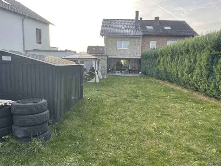 Einfamilienhaus mit Garage Garten Stellplätzen 2015