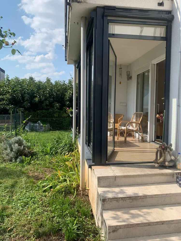 Fussläufig (5 Minuten) zum Bildungscampus mit Terrasse und Garten