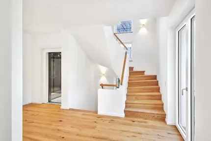 Hochklassisches Architekten-Haus mit Indoor-Pool und Einliegerwohnung in Toplage