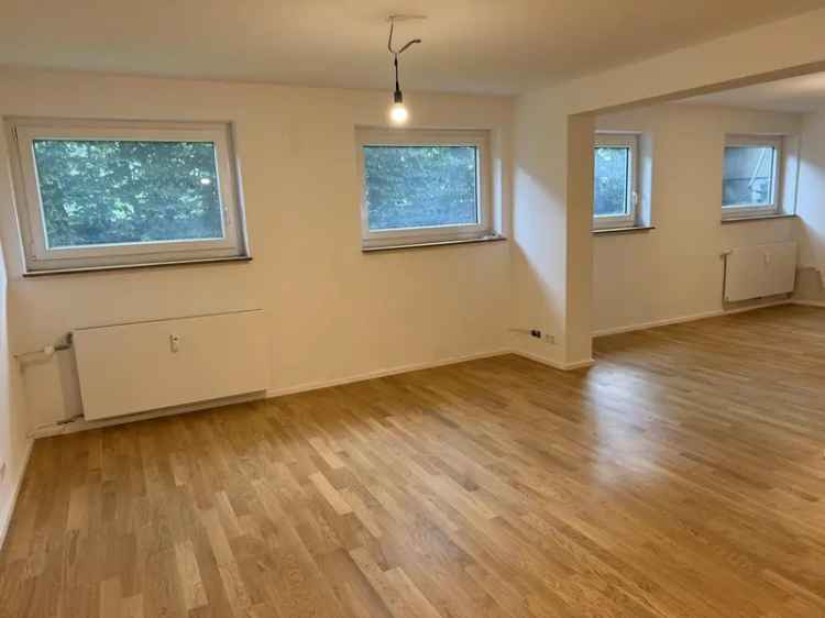 Geschmackvolle, frisch renovierte 2-Zimmer-Wohnung mit gehobener Innenausstattung in Stuttgart