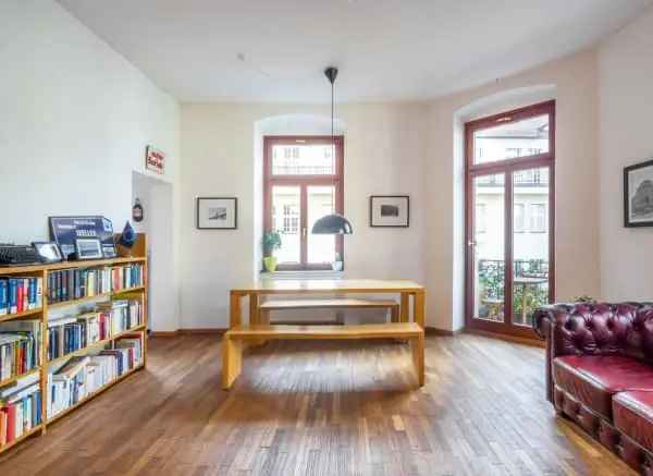 Kaufen Wohnung in Dresden Äußere Neustadt mit Balkon und zwei Schlafzimmern