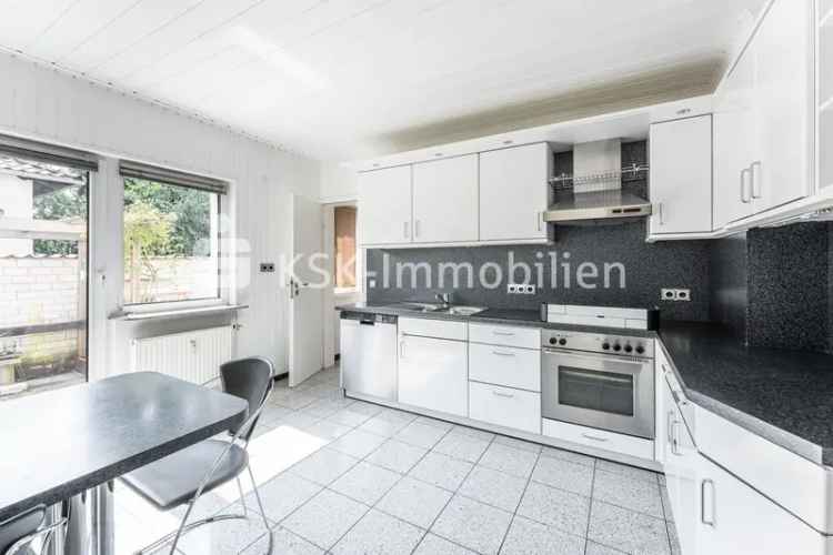 Mehrfamilienhaus mit Maisonette Wohnung in Köln