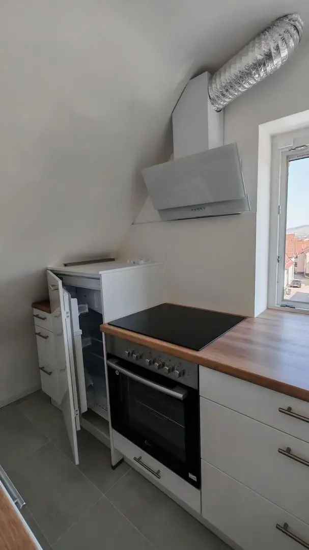 Lichtdurchflutete 2 Zimmerwohnung ca. 32 m2 WF