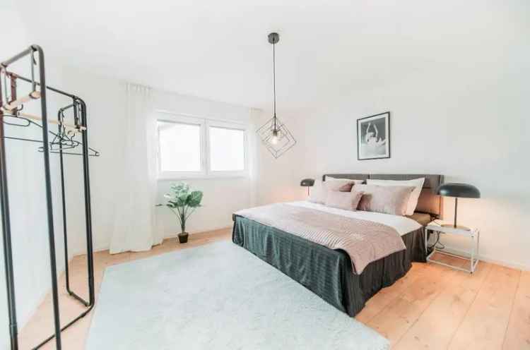 Moderne 3 Zimmer mit beheiztem Wintergarten / Gartenanteil und Balkon