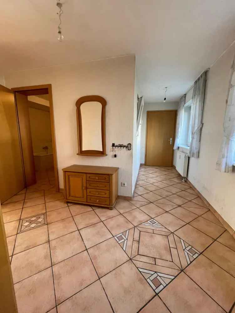 Schöne 3Zimmer Erdgeschosswohnung mit Garten und zwei Stellplätzen, Haus in Haus Charakter
