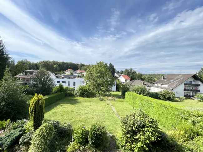 Einfamilienhaus mit Garten und Garage in ruhiger Wohnlage