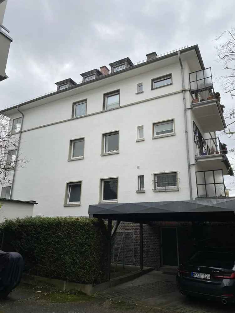 Kauf Dachgeschosswohnung im Altbau Dornbusch mit Skyline Blick