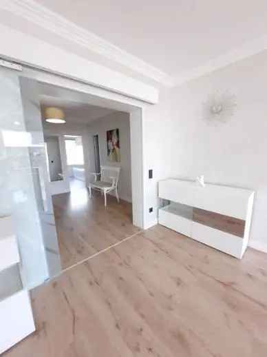 Mieten Wohnung zentral mit 2 Balkonen und neuer Einbauküche