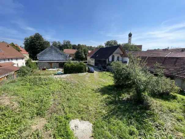 Besondere Gelegenheit: Idyllisches Grundstück im historischen Ortskern (mit Rohbau)