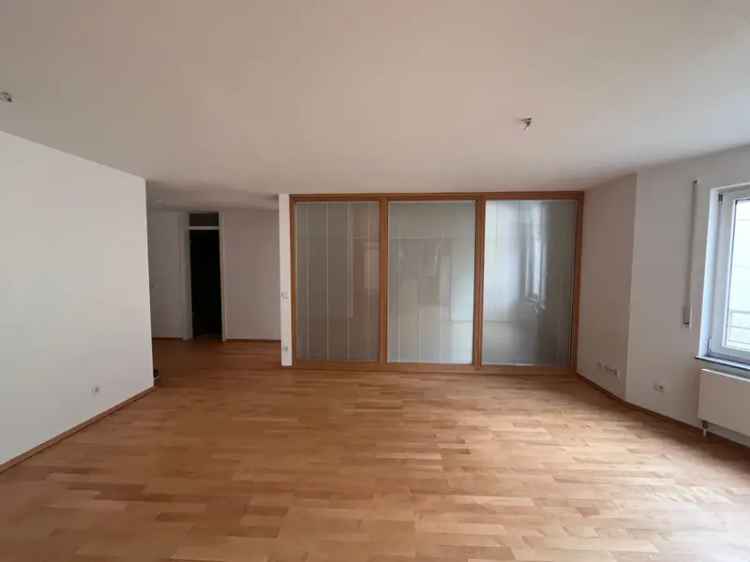 Luxuriöse 4-Zimmer-Wohnung in Maxvorstadt, München