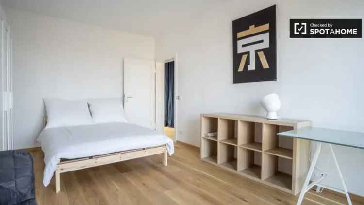 Geräumiges Zimmer zu vermieten in Treptow-Köpenick, Berlin